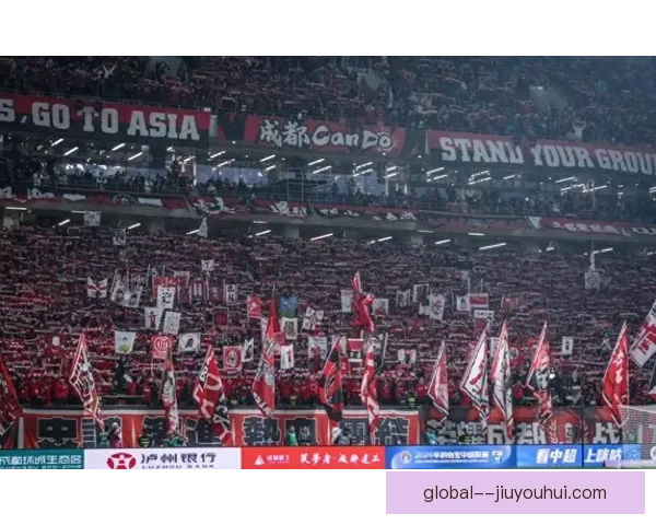 2026赛季中超蓉城稳居前三引发球迷热议和期待