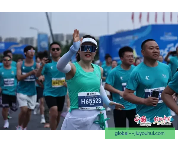 马内在中东赛场持续奔跑不断为队友创造进攻空间 马内在中东赛场持续奔跑不断为队友创造进攻空间
